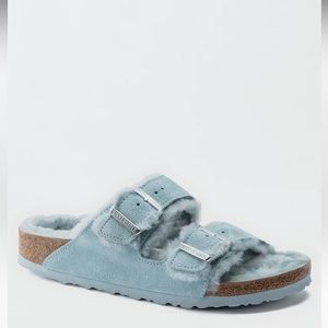 NEW W TAGS AND BOX. Birkenstock Women’s Arizona Shearling Sandal light blue